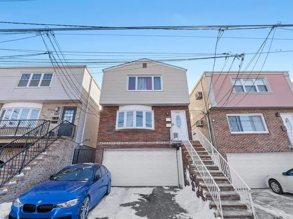 5712 Broadway image 1 of 14