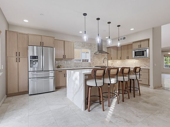 2nd image of 5187 Knollwood Way