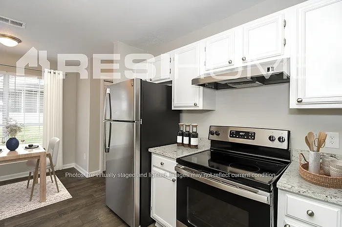 3 bed, 2.0 bath, 1477 sqft, $2,045 — Photo 2