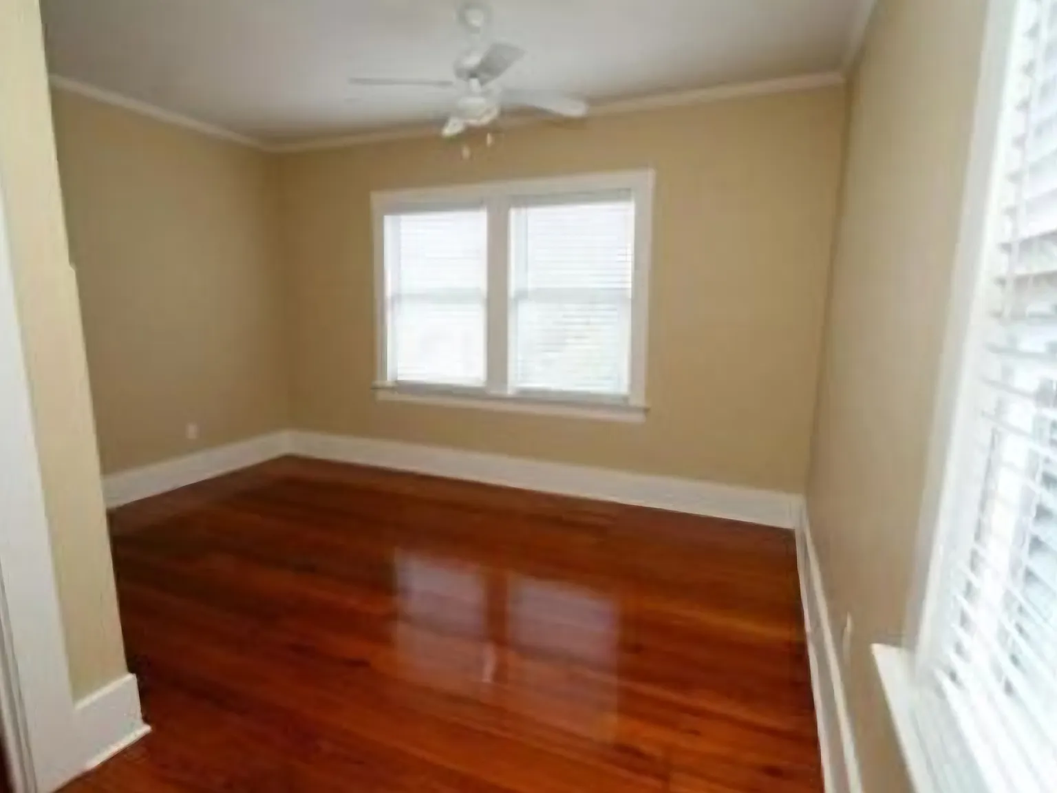 2 bed, 1000 sqft, $2,200 — Photo 4