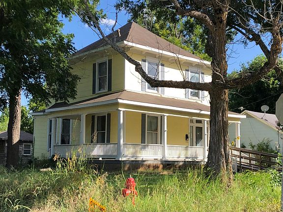 3rd image of 818 E McLennan Ave