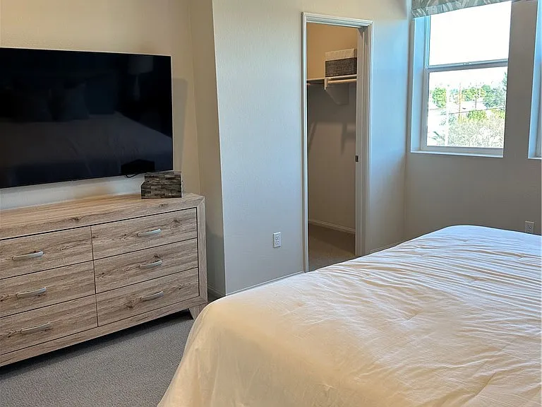 221 N Vincent Ave — Photo 14