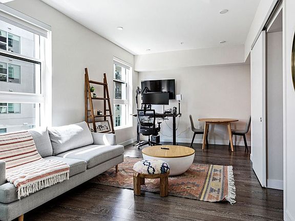 2nd image of 6677 Santa Monica Blvd Unit 9962