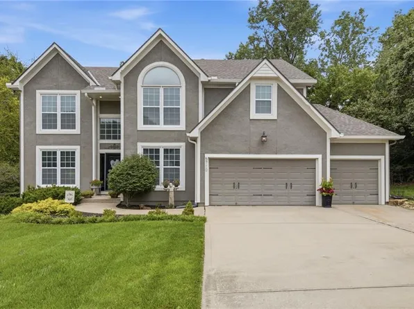 5710 Pflumm Rd, Shawnee, KS 66216