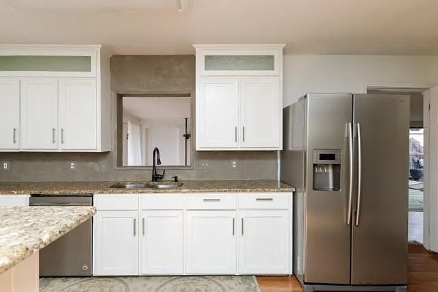 452 Delaine Dr — Photo 6