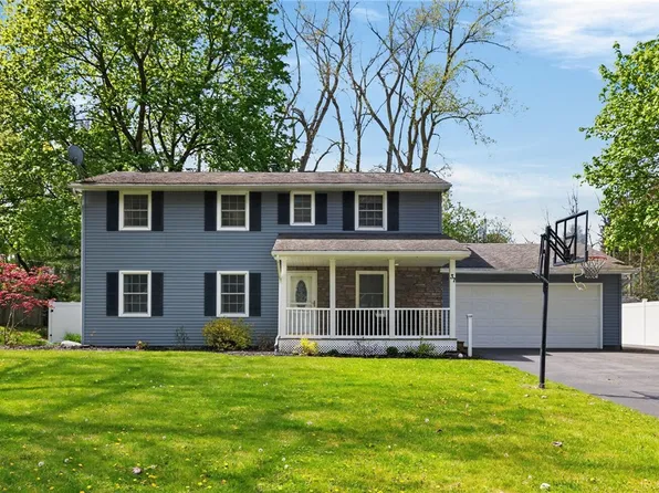 37 Southcross Trl, Fairport, NY 14450
