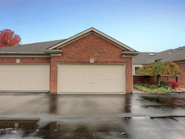 30618 Constance Ct, Chesterfield, MI 48051