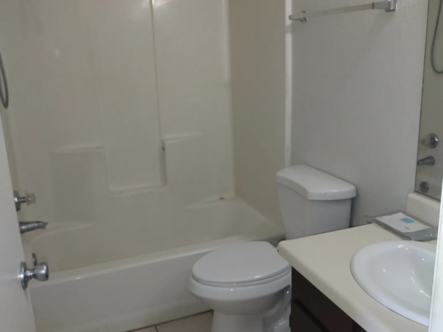 2 bed, 1008 sqft, $1,600 — Photo 1