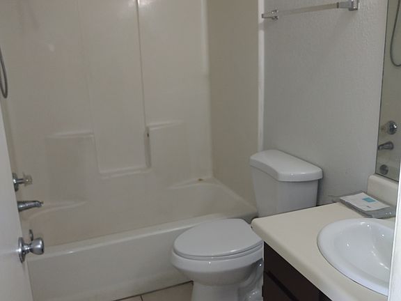 5th image of 13950 West Dr
