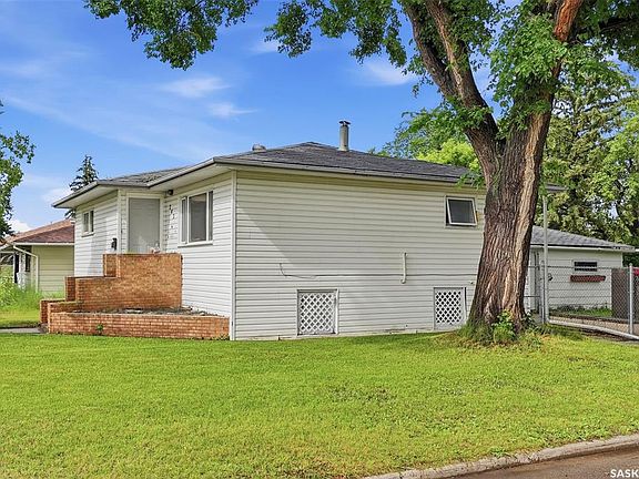 4th image of 302 U AVENUE N