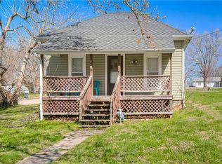 1040 Walnut Ave, Osawatomie, KS 66064