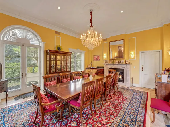 5440 Independence Avenue image 9 of 36