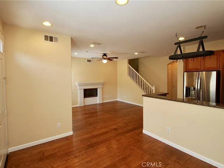 143 Topaz — Photo 2