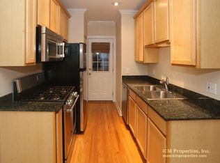 655 W Roscoe St #3, Chicago, IL 60657