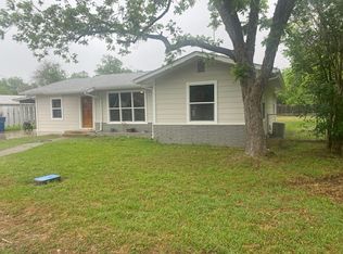 141 S Carroll St, Poth, TX 78147
