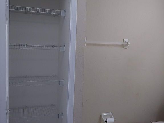 1/2 bathroom