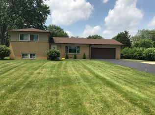 502 S Busse Rd, Mount Prospect, IL 60056