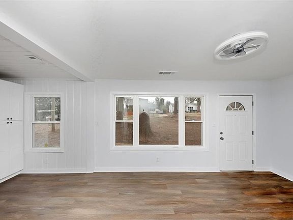 3rd image of 3601 Orchard Cir