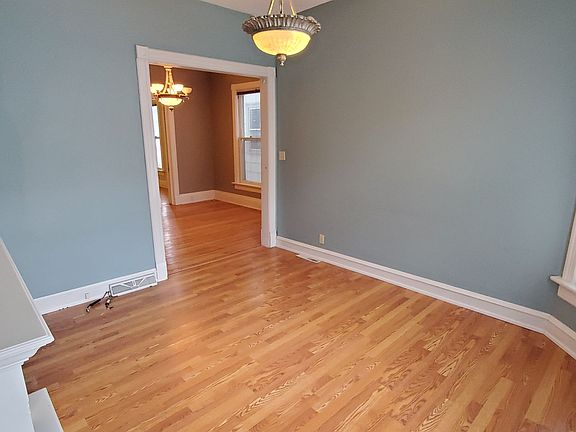 4th image of 2054 N Cambridge Ave
