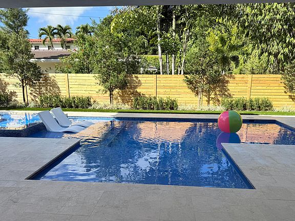 2nd image of 451 NW 7th Avenue