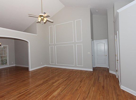 4th image of 420 Sweet Ivy Ln
