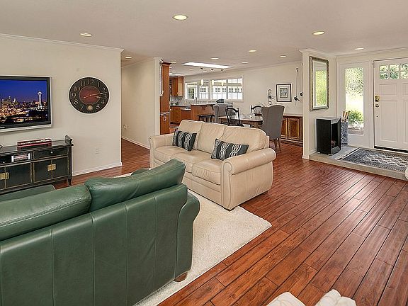 5th image of 18522 NE 20th Pl