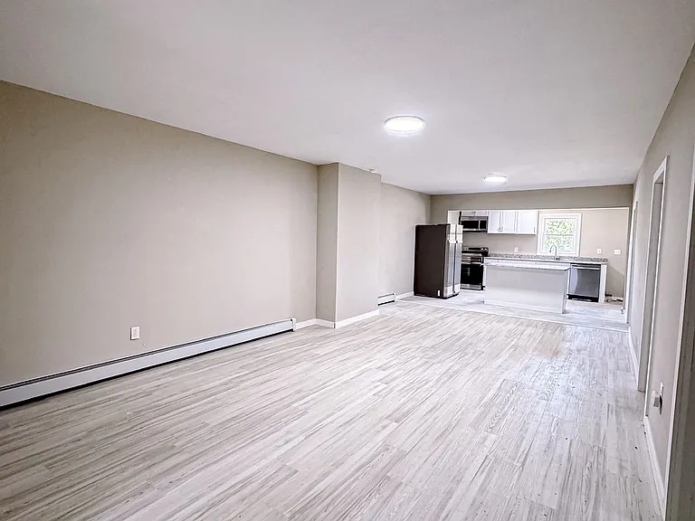 181 Pine St #1 — Photo 7