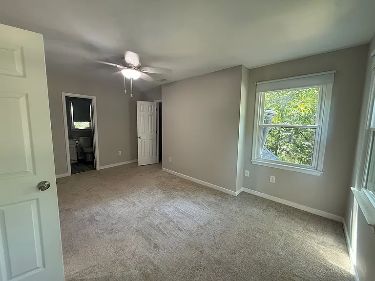 13911 Belmont Stakes Ct — Photo 36
