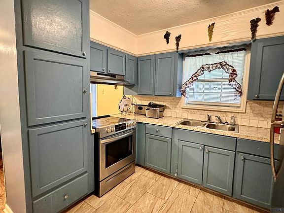 4th image of 417 Walker Dr #1