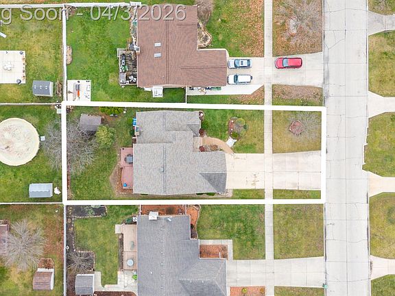 3rd image of 15135 Churchill St