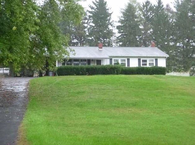 2nd image of 869 N River Rd