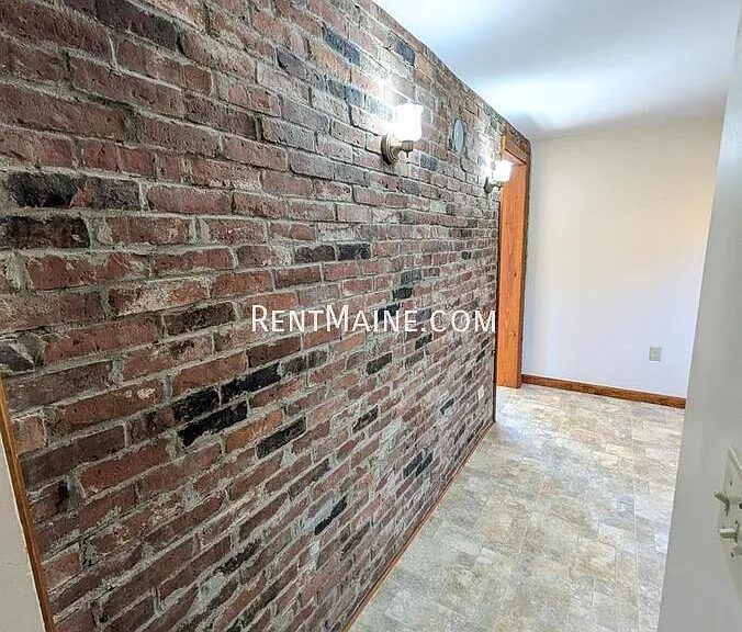 40 Dillingham St — Photo 15
