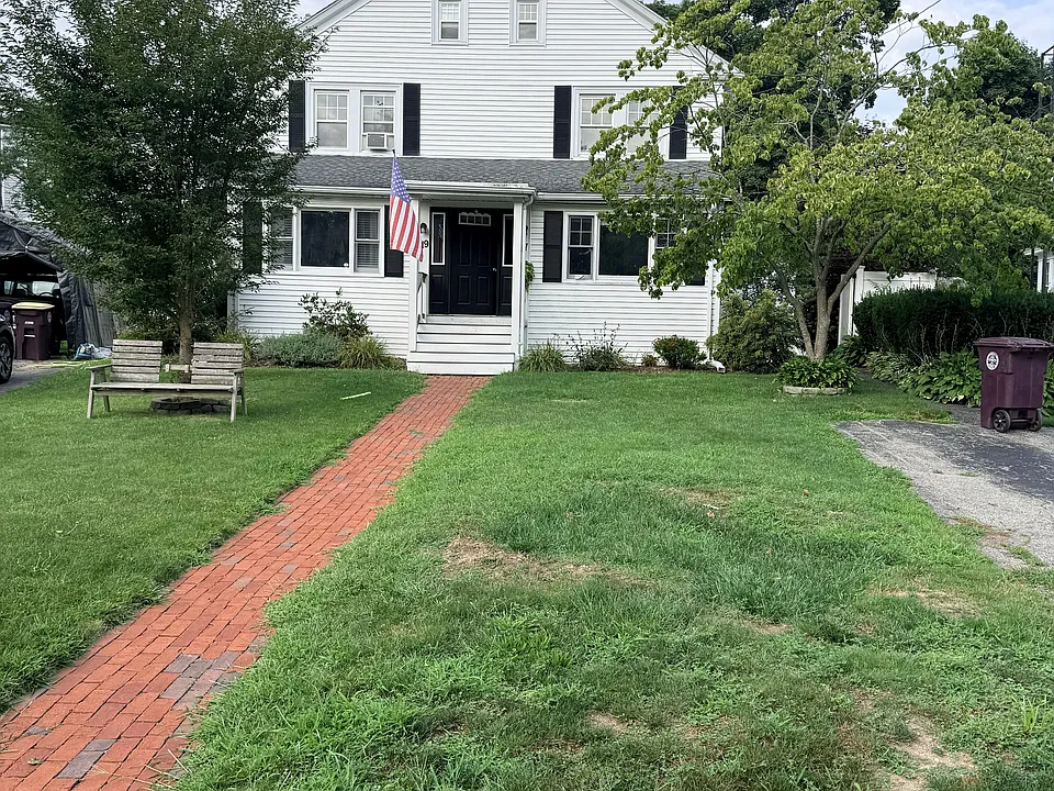 17 Blanchard Rd