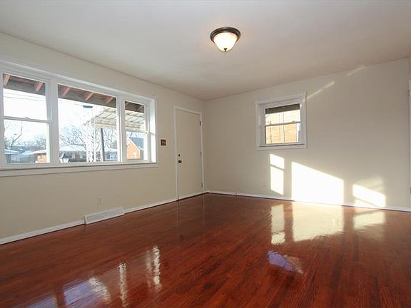 3rd image of 9348 Coogan Dr