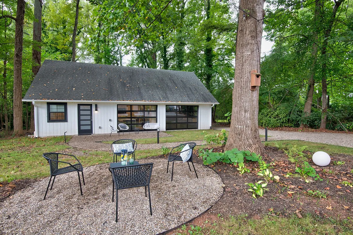Photo 2 of 24 - 3945 Rockfern Rd #B - Charlotte, NC Building Photo - 3945 Rockfern Rd #B