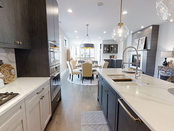 5th image of 2447 N Clybourn Ave