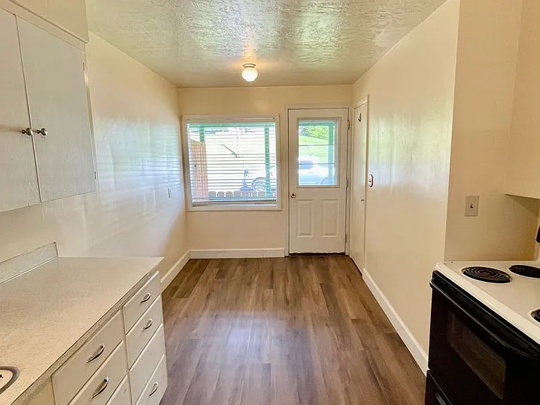 723 NW 5th St — Photo 14