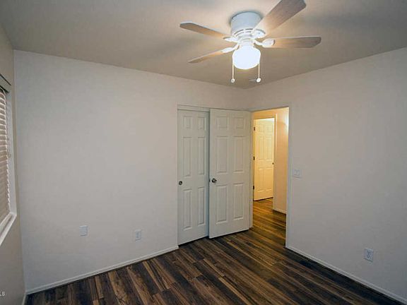 3rd image of 726 E Dragon Springs Dr