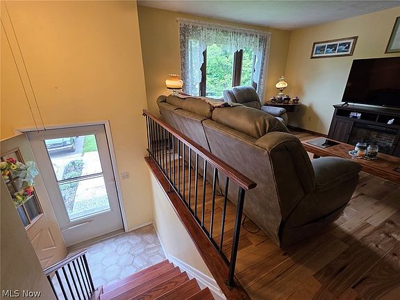 2nd image of 300 Montview Dr