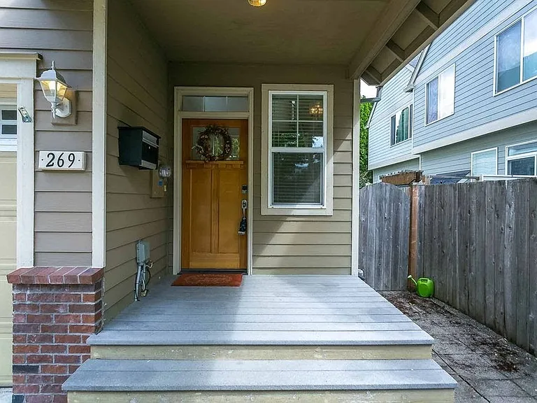 269 NE Jackson St — Photo 21