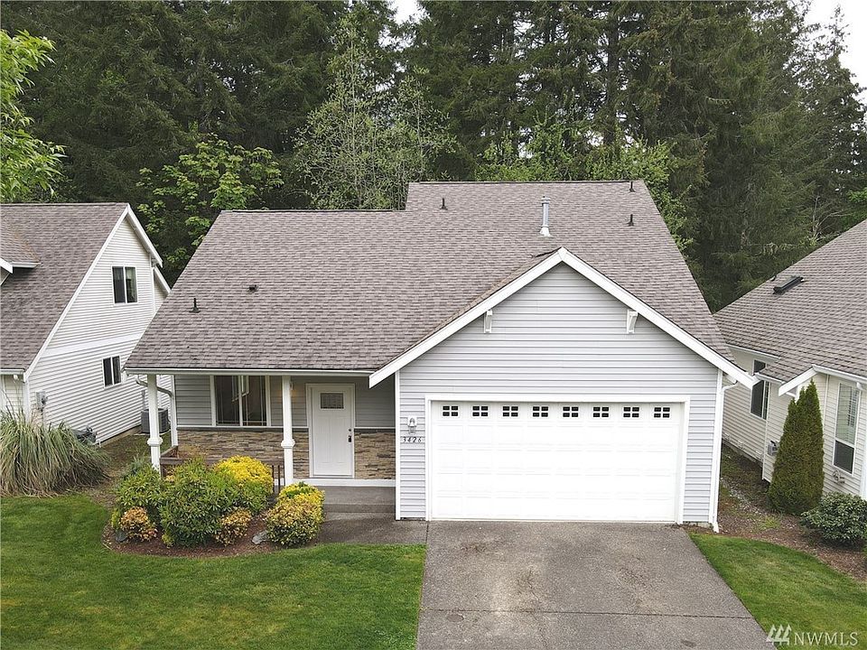 Welcome to Grass Lake Village. This two story home offers 2 bedrooms and 2.5 baths in the wonderful community of Olympia.