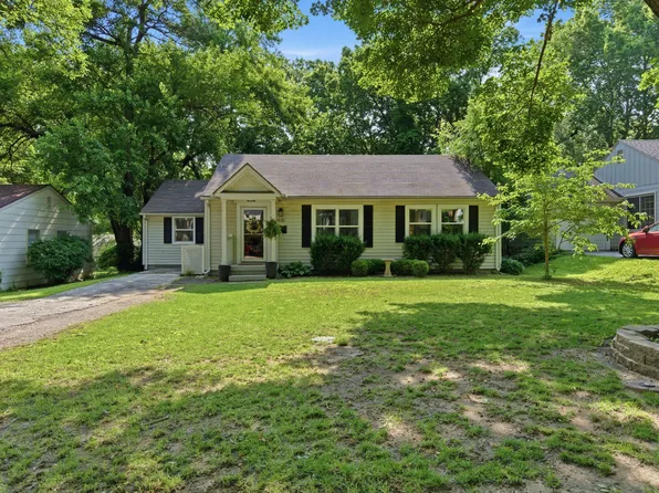 6115 Delmar St, Fairway, KS 66205