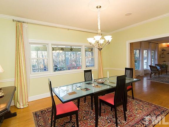 5th image of 304 N Estes Dr