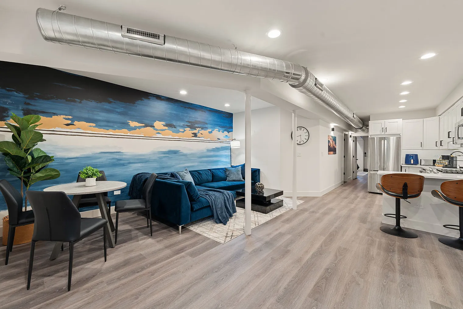2 bed, 2.0 bath, 1194 sqft, $4,132 — Photo 1