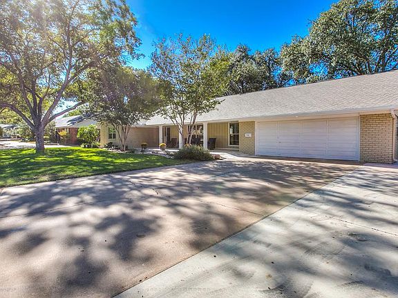 2nd image of 2761 Dena Dr