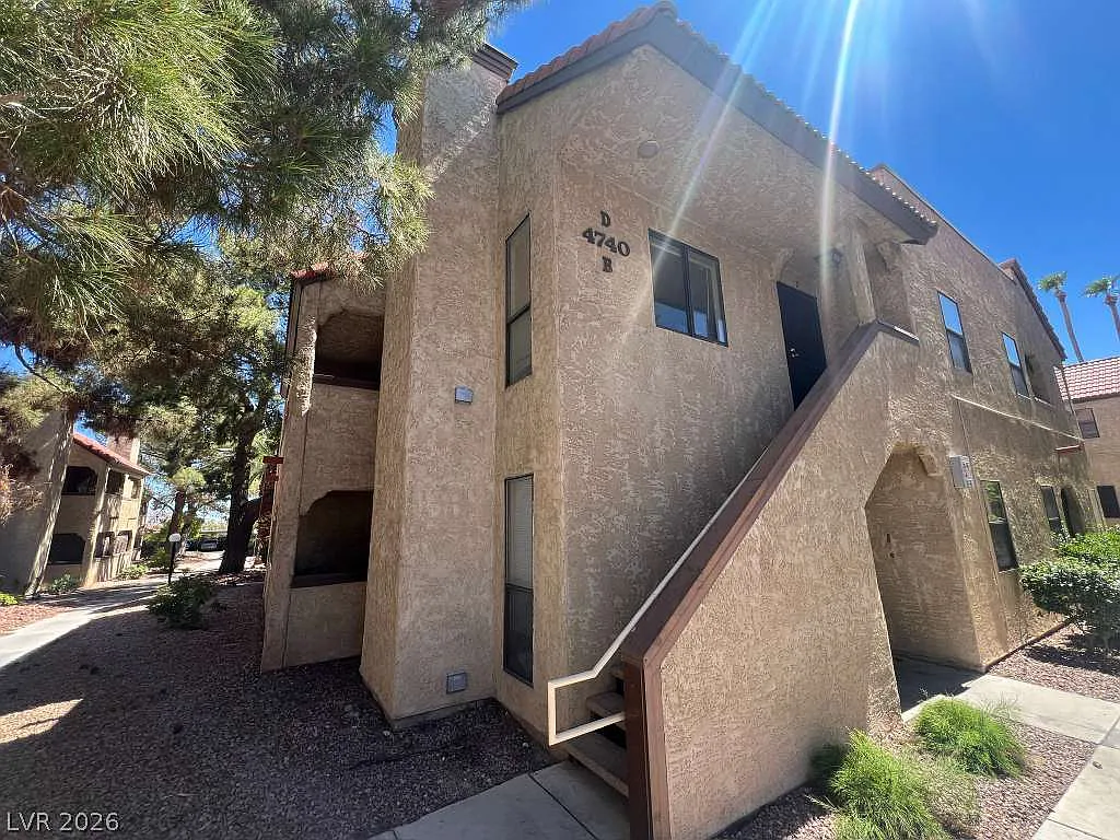 2 bed, 1073 sqft, $1,400 — Photo 1