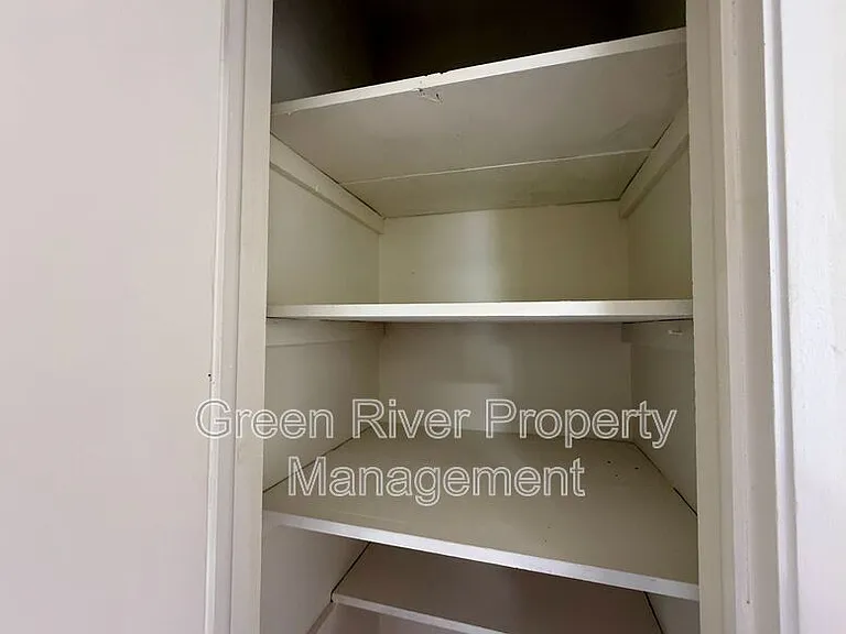 1161 W 5th St — Photo 18