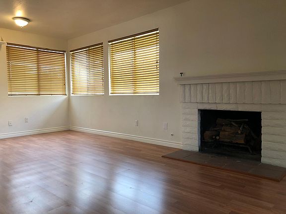 3rd image of 322 King Ct