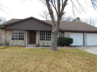 1018 John Reagan St, Benbrook, TX 76126