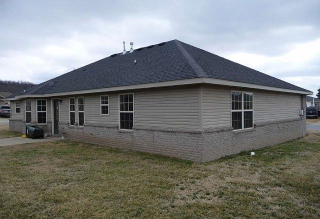 2nd image of 3368 Garrett Ln
